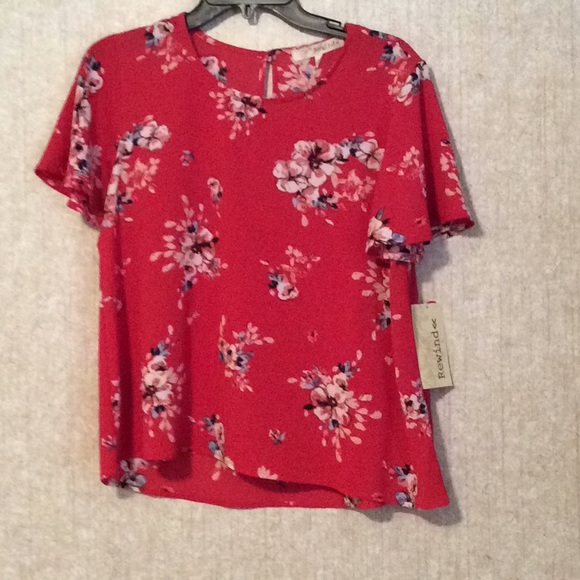Rewind Tops - 👀 Eye catching floral print blouse!